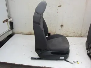 Foto de JUEGO ASIENTOS COMPLETO SEAT LEON (1P1) 1.6 TDI (105 CV / 77 KW) referencia 1K4881105 foto 21