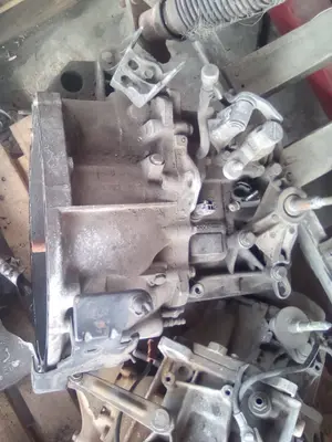 Foto de CAJA CAMBIOS RENAULT MEGANE II BERLINA 3P referencia 8200156391 foto 2