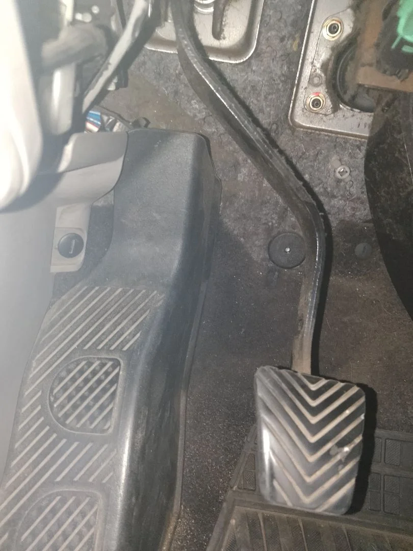 Foto de PEDAL EMBRAGUE MITSUBISHI GRANDIS (NA0W) 2.0 DI-D CAT (136 CV / 100 KW)