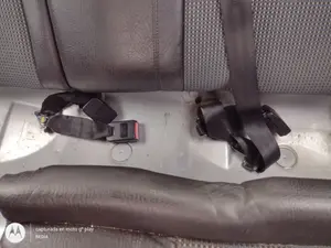Foto de ENGANCHE CINTURON TRASERO CENTRAL PEUGEOT 206 1.4 HDi (68 CV / 50 KW)