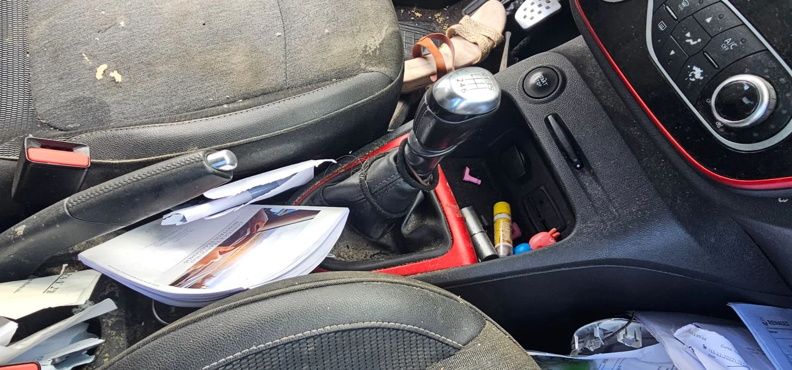 Foto de PALANCA CAMBIO RENAULT CAPTUR I 1.5 dCi Diesel FAP (110 CV / 81 KW)