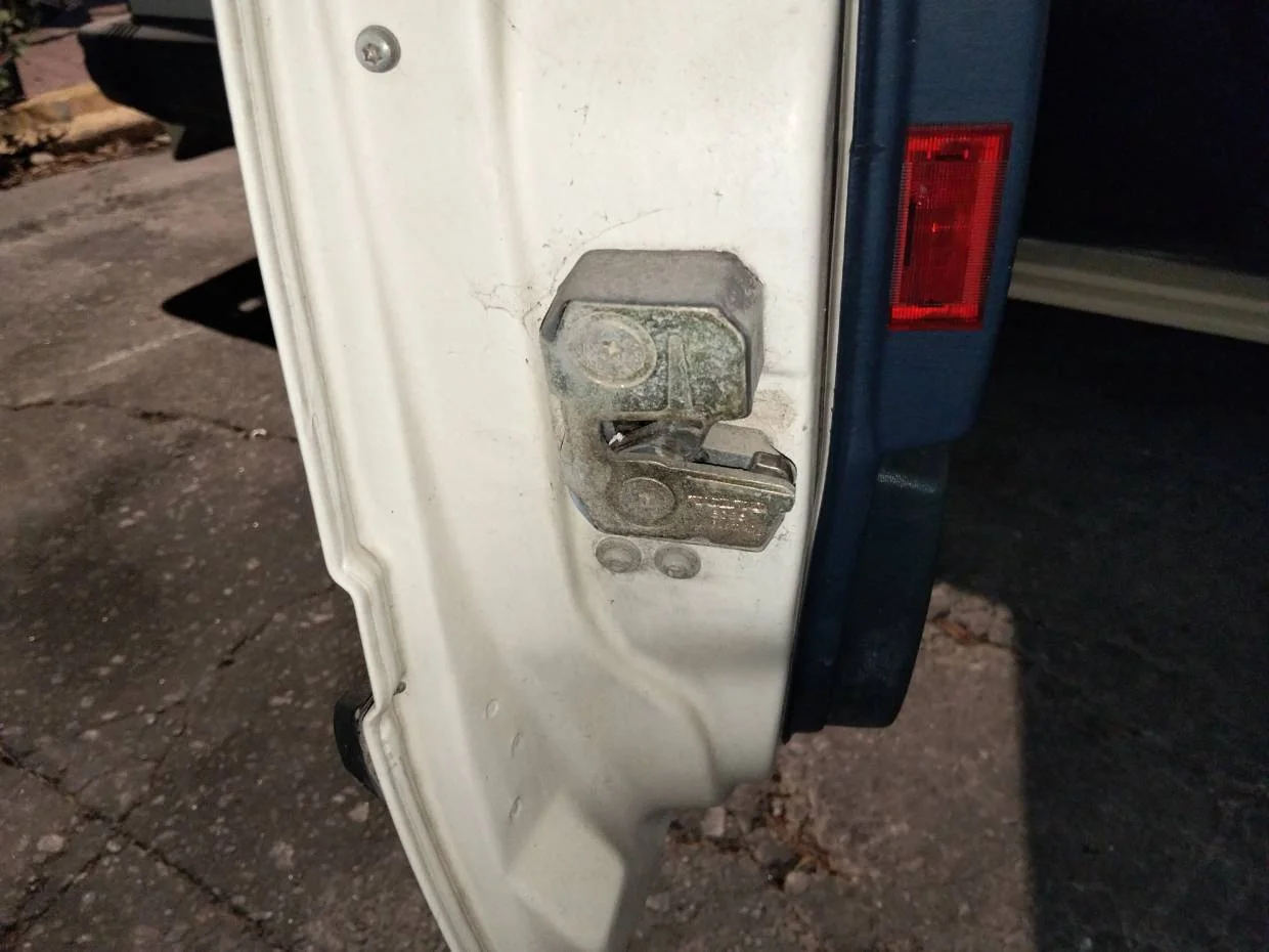 Foto de CERRADURA PUERTA DELANTERA IZQUIERDA VOLVO SERIE 740 BERLINA/FAMILIAR