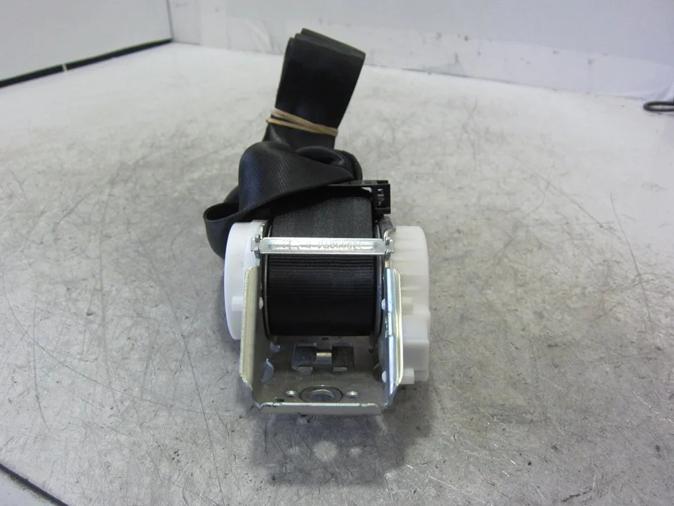 Foto de CINTURON SEGURIDAD TRASERO IZQUIERDO FORD FOCUS SPORTBREAK (CB8) 1.6 TDCi CAT (95 CV / 70 KW) referencia 340747772C