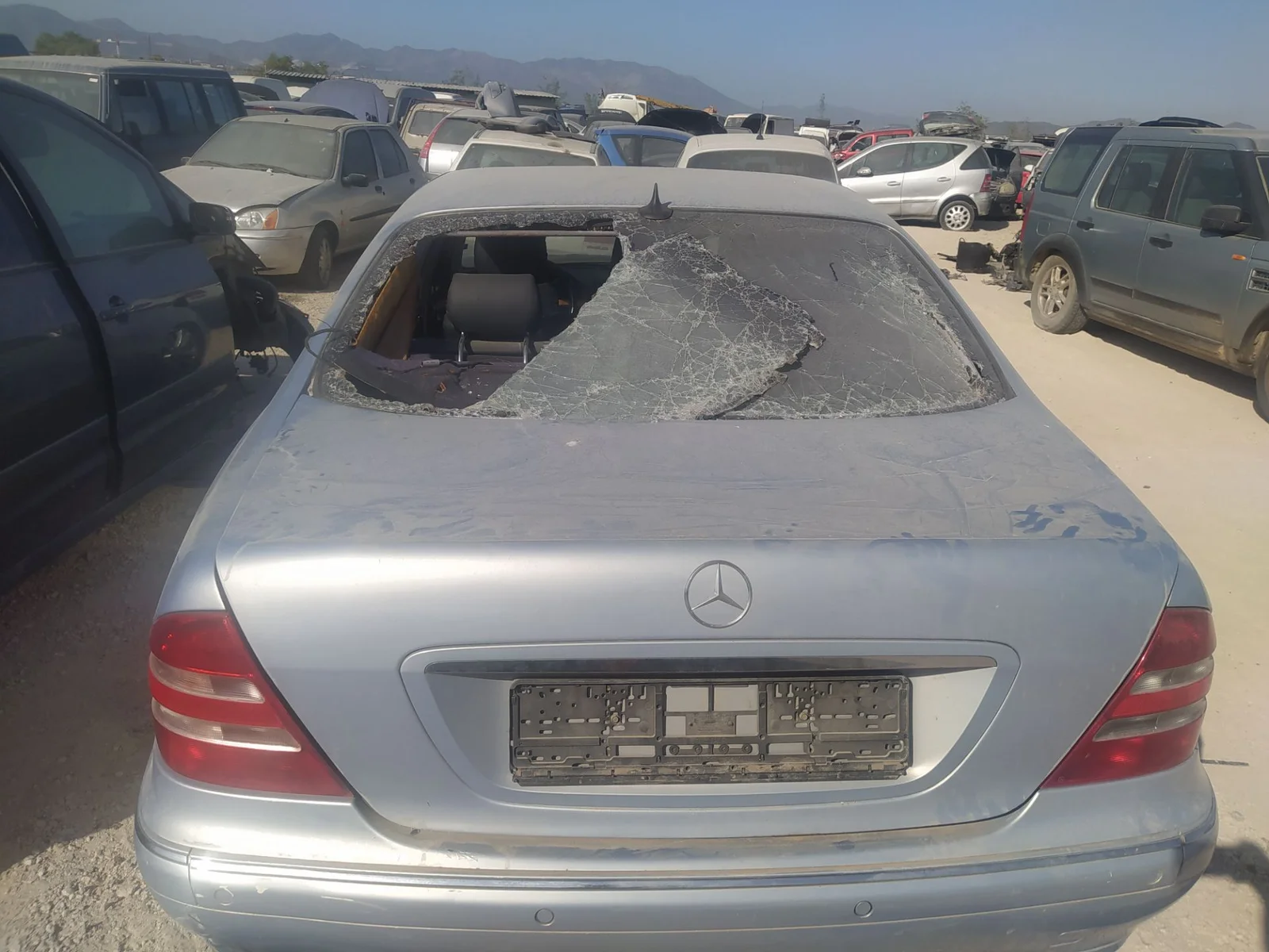 Foto de REFUERZO PARAGOLPES TRASERO MERCEDES-BENZ CLASE S (BM 220) BERLINA 5.0 V8 24V CAT (306 CV / 225 KW) referencia A2208850116