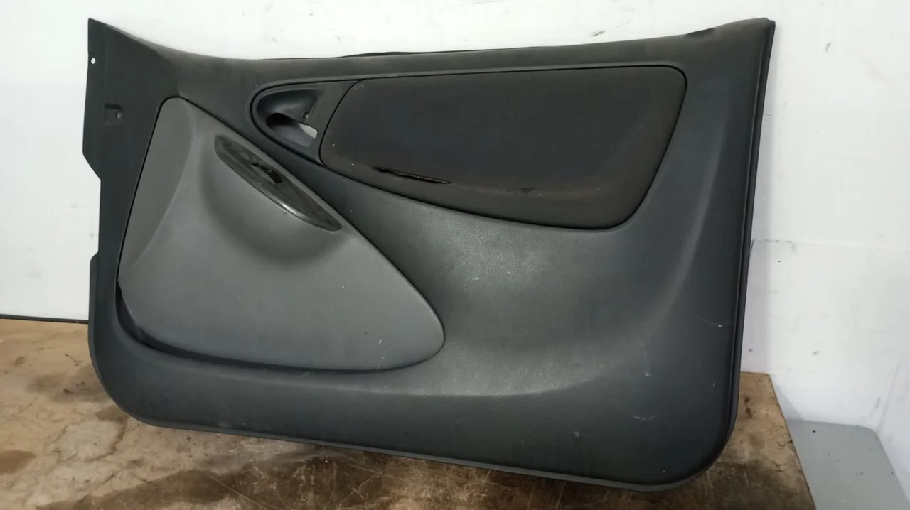Foto de GUARNECIDO PUERTA DELANTERA DERECHA TOYOTA YARIS (NCP1/NLP1/SCP1) referencia 6777752020