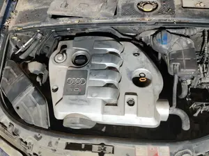 Foto de TAPA MOTOR AUDI A4 BERLINA (8E)