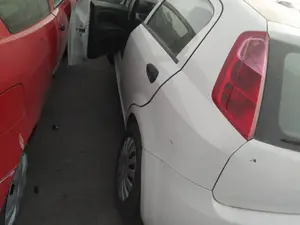 Foto de MANETA EXTERIOR TRASERA IZQUIERDA FIAT GRANDE PUNTO (199) 1.3 16V JTD CAT (75 CV / 55 KW)