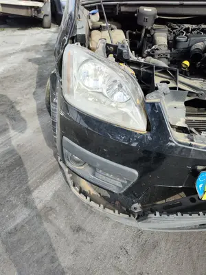 Foto de FARO DERECHO FORD FOCUS C-MAX (CAP)(2003) 1.6 TDCi CAT (109 CV / 80 KW) referencia 1347459