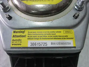 Foto de AIRBAG DELANTERO IZQUIERDO VOLVO S40 BERLINA 2.5 20V Turbo CAT (220 CV / 162 KW) referencia 601407700 foto 3