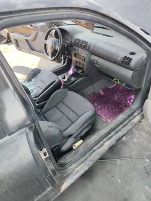 Foto de GOMAS CONTORNO PUERTA AUDI A3 (8L) 1.9 TDI (110 CV / 81 KW)