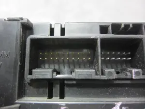Foto de MANDO CLIMATIZADOR SEAT IBIZA (6L1) 1.9 TDI (101 CV / 74 KW) referencia 6L080043E foto 4