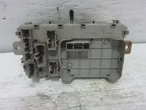 Foto de CAJA RELES / FUSIBLES MG ROVER ROVER 45 (T/RT) 1.4 16V CAT (103 CV / 76 KW) referencia YQE102720 foto 3