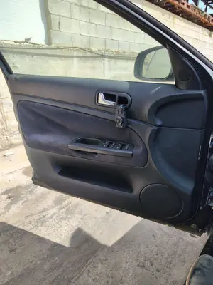 Foto de GUARNECIDO PUERTA DELANTERA IZQUIERDA VOLKSWAGEN PASSAT VARIANT (3B5) 1.9 TDI (110 CV / 81 KW) referencia 3B1867011AHFKZ