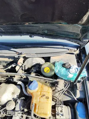 Foto de BRAZO LIMPIA DELANTERO IZQUIERDO AUDI A6 BERLINA (4B2) 2.5 V6 24V TDI (150 CV / 110 KW)