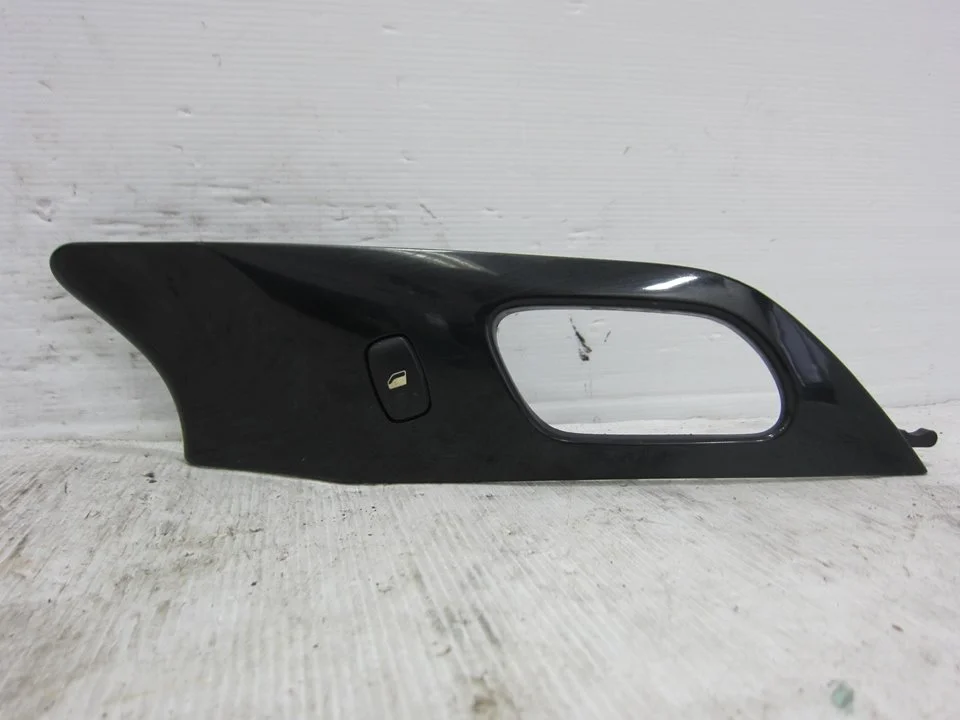 Foto de MANDO ELEVALUNAS TRASERO IZQUIERDO PEUGEOT 407 1.6 HDi FAP CAT (9HZ / DV6TED4) (109 CV / 80 KW) referencia 96360166XT