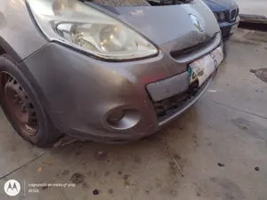 Foto de PARAGOLPES DELANTERO RENAULT CLIO III 1.2 16V (75 CV / 55 KW) foto 2