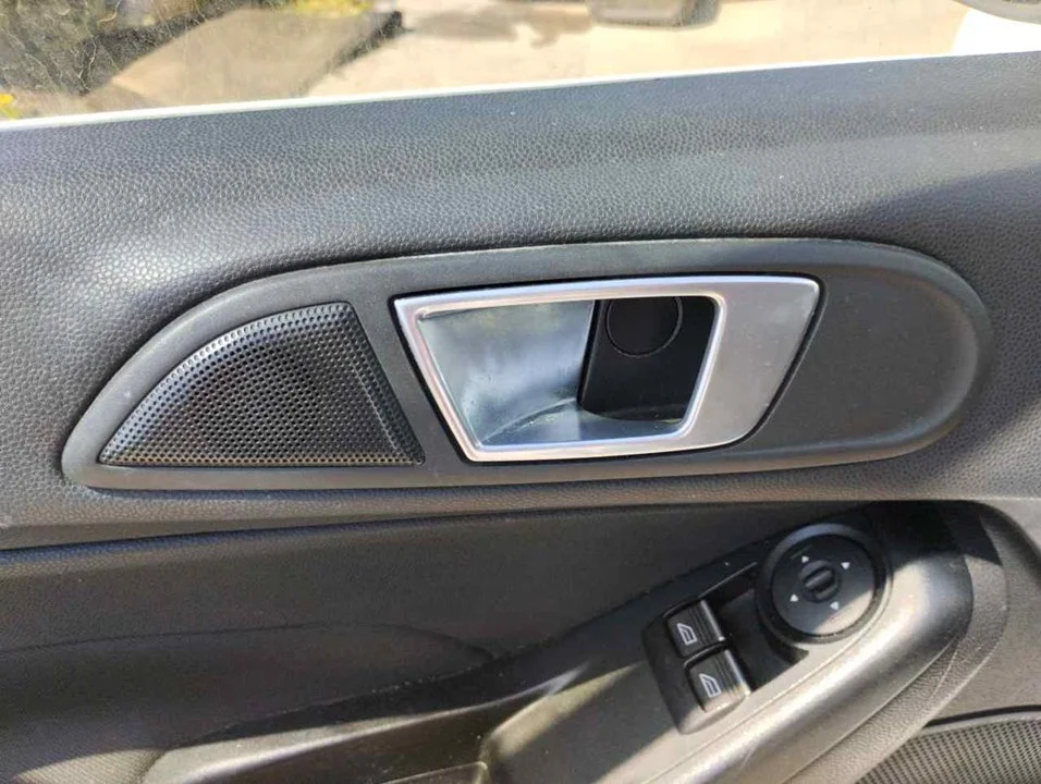 Foto de MANETA INTERIOR DELANTERA IZQUIERDA FORD FIESTA (CNN) 1.5 TDCi CAT (75 CV / 55 KW)