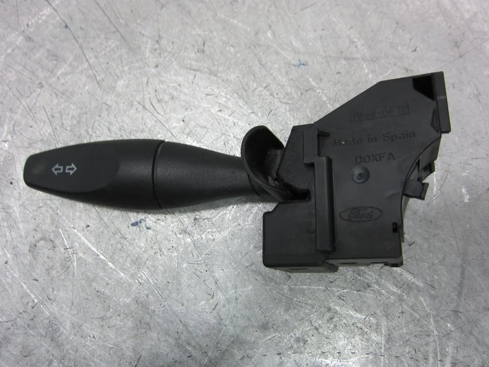 Foto de MANDO INTERMITENTES FORD FOCUS BERLINA (CAK) 1.6 16V CAT (101 CV / 74 KW) referencia 98AG13335AG