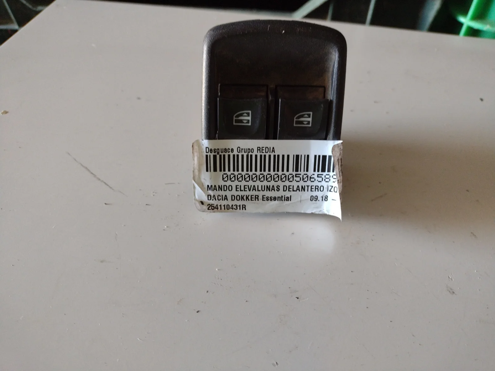 Foto de MANDO ELEVALUNAS DELANTERO IZQUIERDO DACIA DOKKER referencia 254110431R