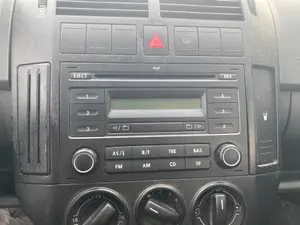 Foto de SISTEMA AUDIO / RADIO CD VOLKSWAGEN POLO IV (9N3) 1.4 FSI (86 CV / 63 KW)