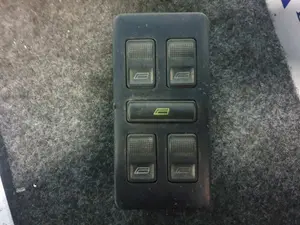 Foto de MANDO ELEVALUNAS DELANTERO IZQUIERDO AUDI 100 AVANT (C4) referencia 4A0959521 foto 4