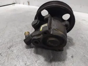 Foto de BOMBA DIRECCION FORD MONDEO BERLINA (GD) 1.8 Turbodiesel CAT (90 CV / 66 KW) referencia 94BB3A733AA foto 5