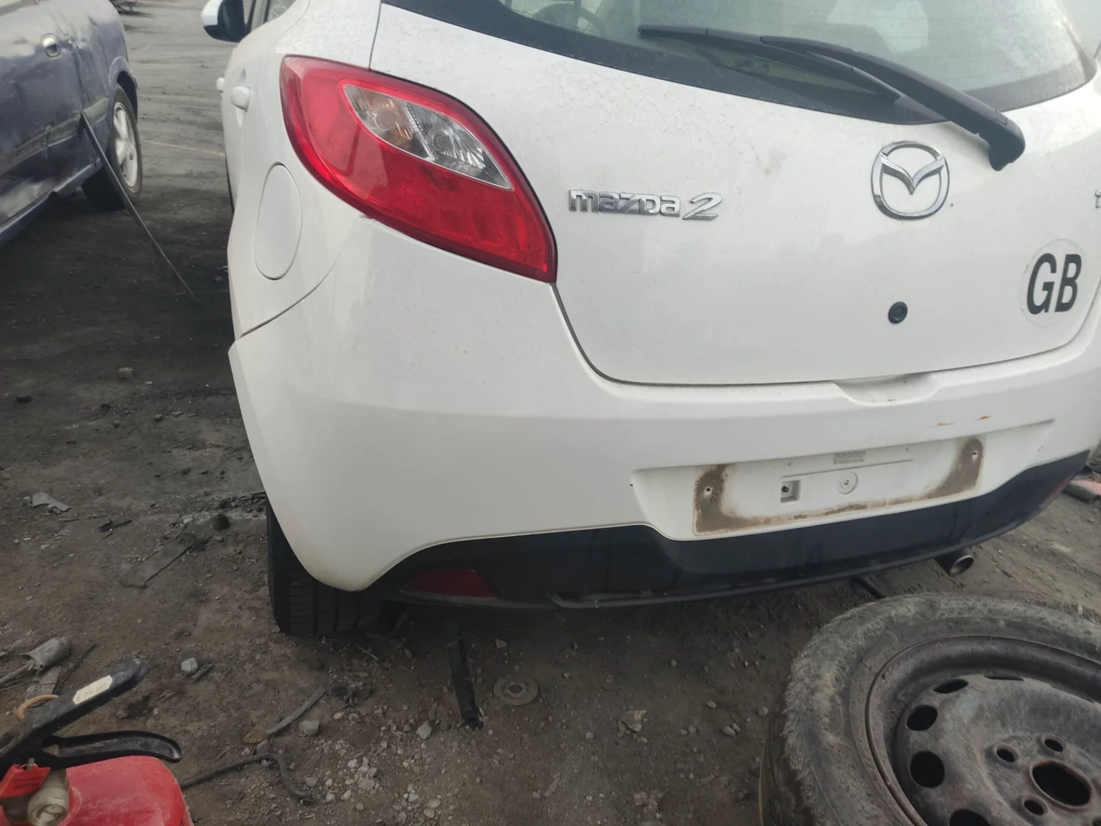 Foto de PILOTO TRASERO IZQUIERDO MAZDA 2 BERLINA (DE) 1.3 16V CAT (75 CV / 55 KW)