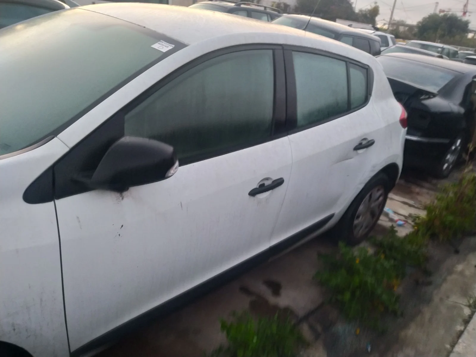 Foto de PUERTA DELANTERA IZQUIERDA RENAULT MEGANE III BERLINA 5P 1.6 16V CAT (101 CV / 74 KW) referencia 801015772R