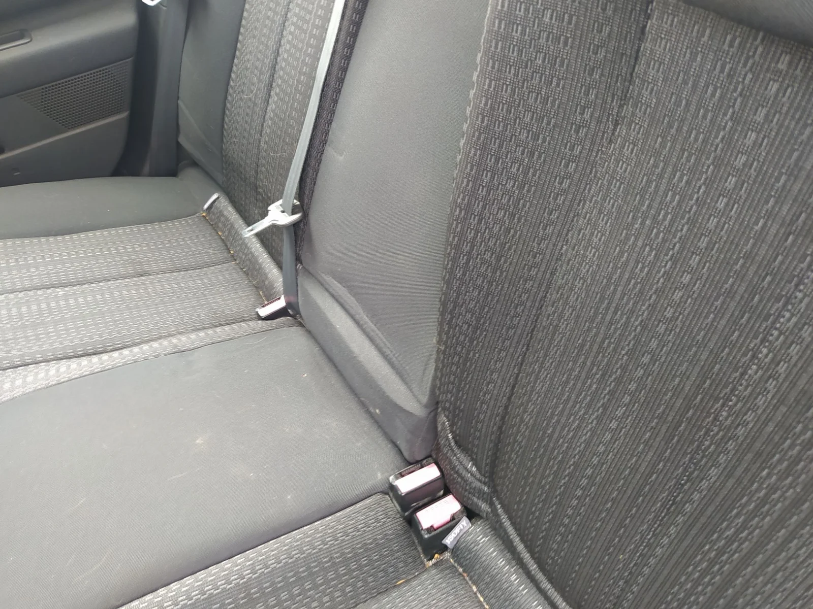Foto de ENGANCHE CINTURON TRASERO DERECHO RENAULT MEGANE II CLASSIC BERLINA 1.6 16V (112 CV / 82 KW)
