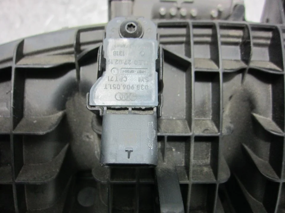 Foto de SENSOR PRESION PORSCHE MACAN (95BA) referencia 038906051