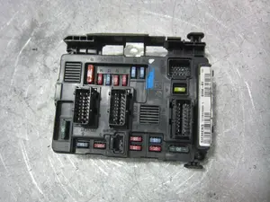 Foto de CAJA RELES / FUSIBLES CITROEN XSARA PICASSO 1.6 16V HDi (90 CV / 66 KW) referencia 9650618480