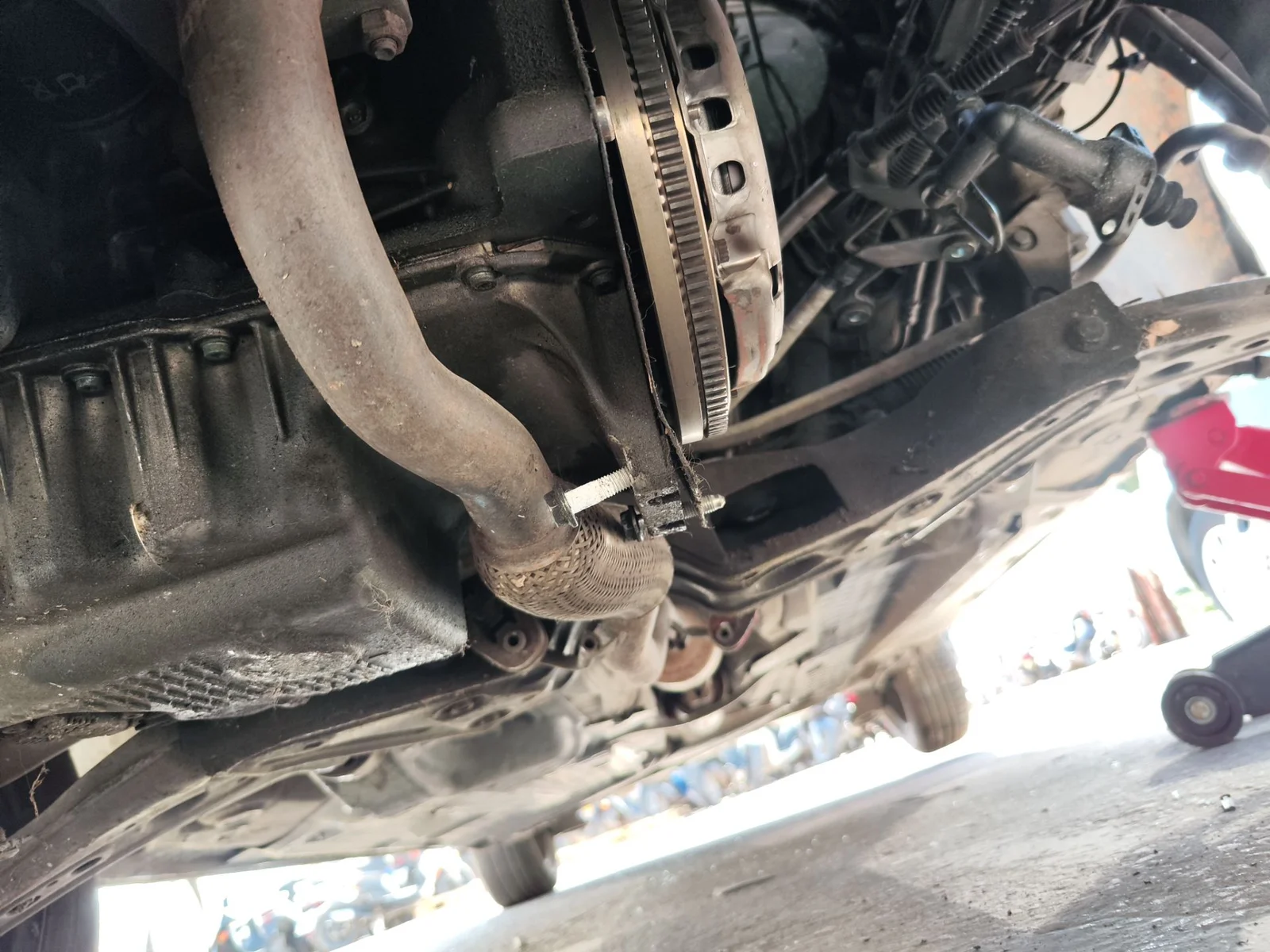 Foto de TUBO ESCAPE TRASERO VOLKSWAGEN POLO IV (9N1) 1.4 16V (75 CV / 55 KW)