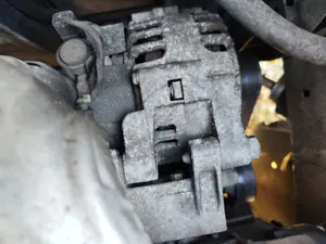 Foto de ALTERNADOR CITROEN C3 1.4  (73 CV / 54 KW)