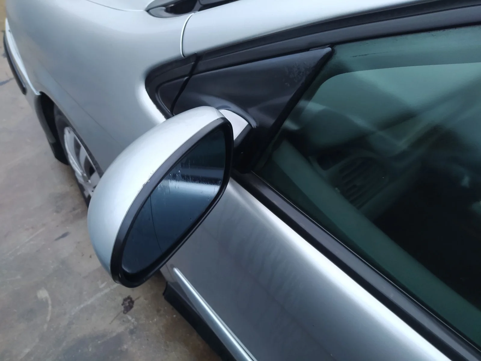 Foto de RETROVISOR IZQUIERDO CITROEN C5 BERLINA 2.0 HDi (109 CV / 80 KW) referencia 8149HX