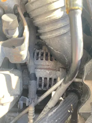 Foto de ALTERNADOR RENAULT CLIO III 1.5 dCi Diesel (68 CV / 50 KW)