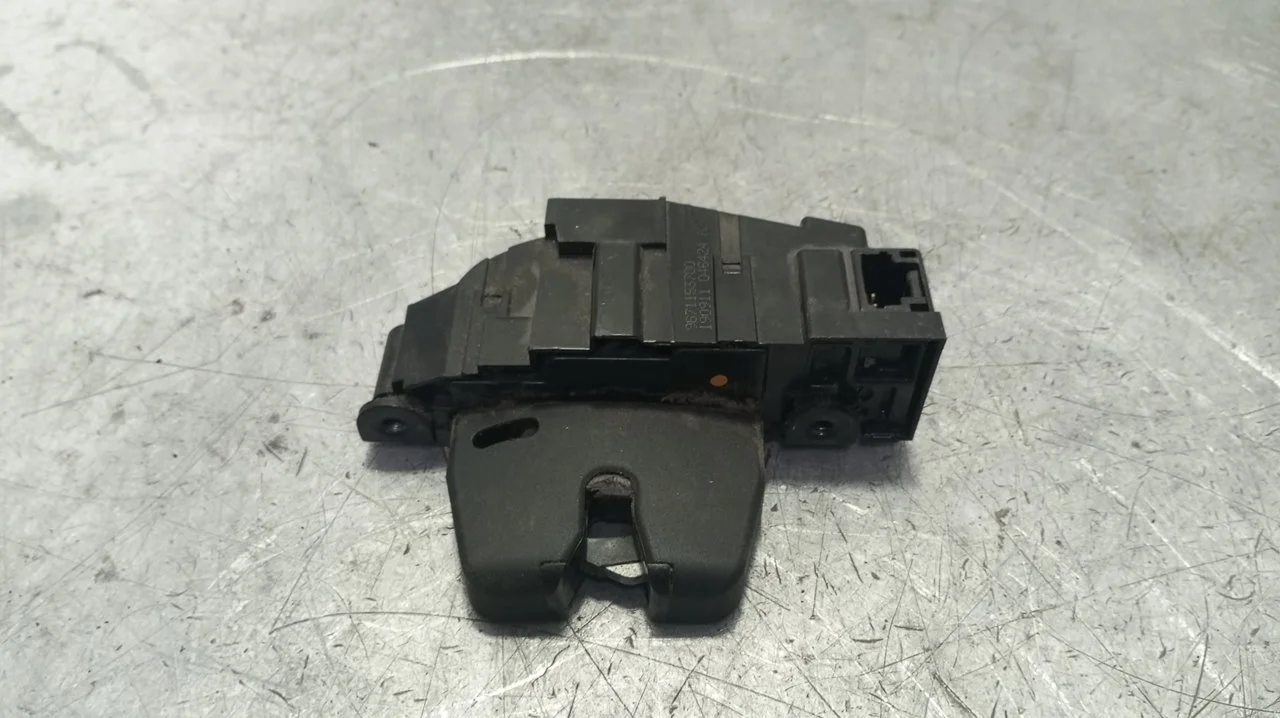 Foto de CERRADURA MALETERO / PORTON CITROEN C3 PICASSO 1.6 16V (120 CV / 88 KW) referencia 9671153780