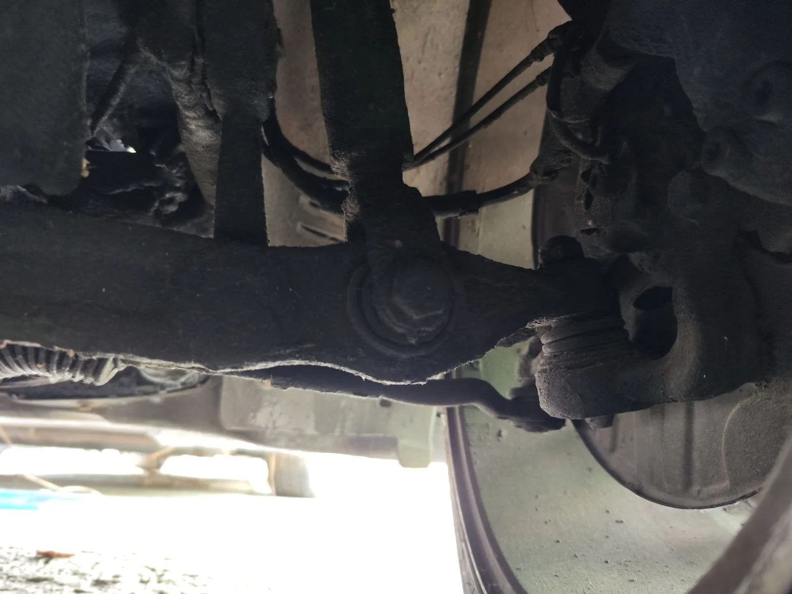 Foto de BRAZO SUSPENSION DELANTERO DERECHO MERCEDES-BENZ CLASE E (BM 211) BERLINA 3.0 CDI CAT (190 CV / 140 KW)