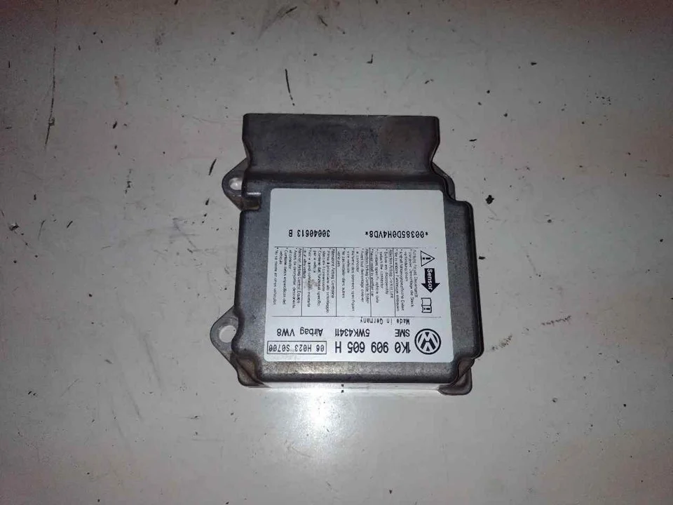 Foto de CENTRALITA AIRBAG VOLKSWAGEN GOLF V (1K1)(10.2003) 1.9 TDI (105 CV / 77 KW) referencia 1K0909605H
