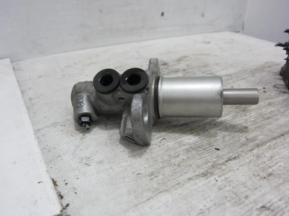 Foto de BOMBA FRENO AUDI A6 BERLINA (4F2) 4.2 V8 40V (335 CV / 246 KW) referencia 9304125000