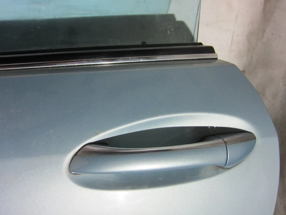 Foto de MANETA EXTERIOR DELANTERA IZQUIERDA MERCEDES-BENZ CLK (BM 209) CABRIO 3.2 V6 18V CAT (218 CV / 160 KW) referencia 20876000709960