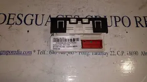 Foto de PANTALLA MULTIFUNCION RENAULT MEGANE II CLASSIC BERLINA referencia 8200107839 foto 3