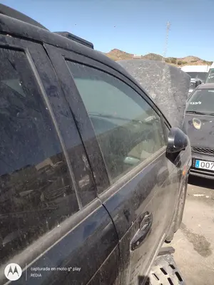 Foto de LUNA DELANTERA DERECHA SSANGYONG RODIUS 2.7 Turbodiesel CAT (163 CV / 120 KW)
