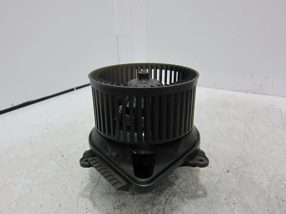 Foto de MOTOR CALEFACCION PEUGEOT 406 BERLINA (S1/S2) 3.0 V6 24V CAT (190 CV / 140 KW) referencia 659963H