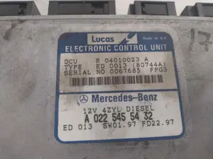 Foto de CENTRALITA MOTOR UCE MERCEDES-BENZ CLASE C (BM 202) BERLINA 2.2 Diesel CAT (95 CV / 70 KW) referencia A0225455432 foto 4