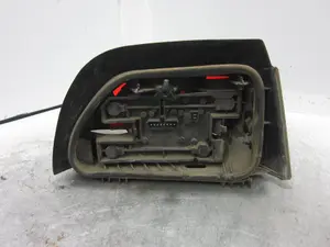 Foto de PILOTO TRASERO IZQUIERDO RENAULT CLIO I FASE I / II (B/C57) 1.8 (90 CV / 66 KW) referencia 7700827553 foto 6