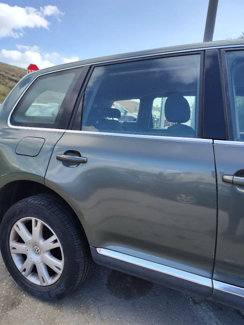 Foto de PUERTA TRASERA DERECHA VOLKSWAGEN TOUAREG (7LA) 2.5 TDI (174 CV / 128 KW)
