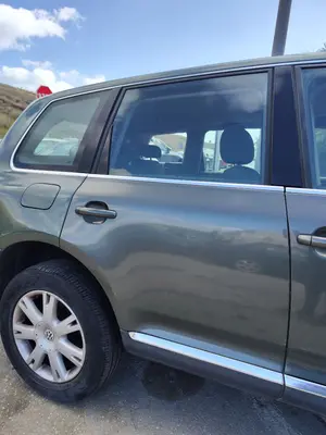 Foto de PUERTA TRASERA DERECHA VOLKSWAGEN TOUAREG (7LA) 2.5 TDI (174 CV / 128 KW)