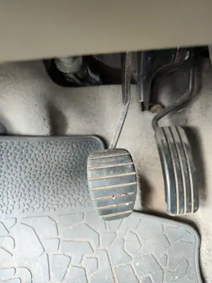 Foto de PEDAL FRENO RENAULT SCENIC II (JM) 1.5 dCi Diesel (106 CV / 78 KW) referencia 8200155989 foto 4
