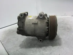 Foto de COMPRESOR AIRE ACONDICIONADO RENAULT MEGANE II BERLINA 3P 1.9 dCi Diesel (120 CV / 88 KW) referencia 8200053264 foto 3
