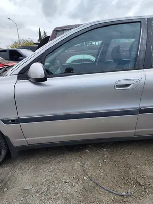 Foto de PUERTA DELANTERA IZQUIERDA VOLVO S80 BERLINA 2.4 Diesel CAT (163 CV / 120 KW) referencia 30649109 foto 1